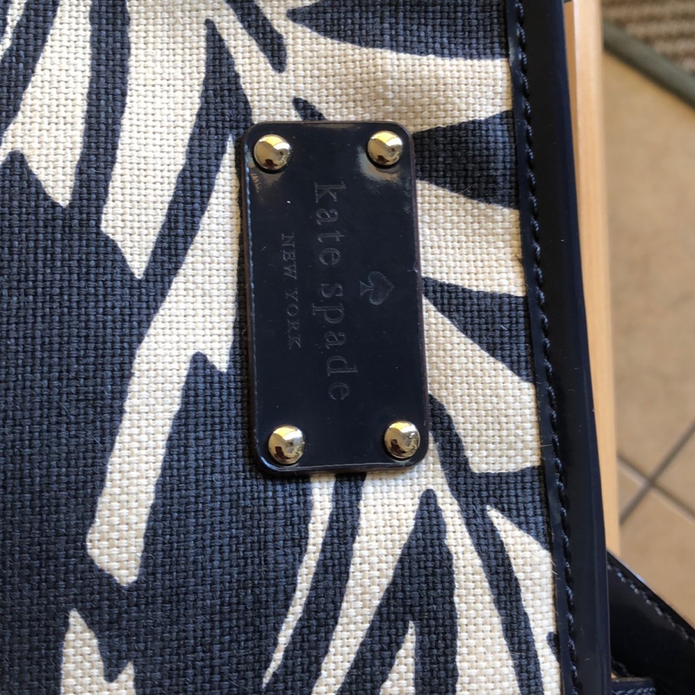 Handbag/Kate Spade - Picture 2 of 5